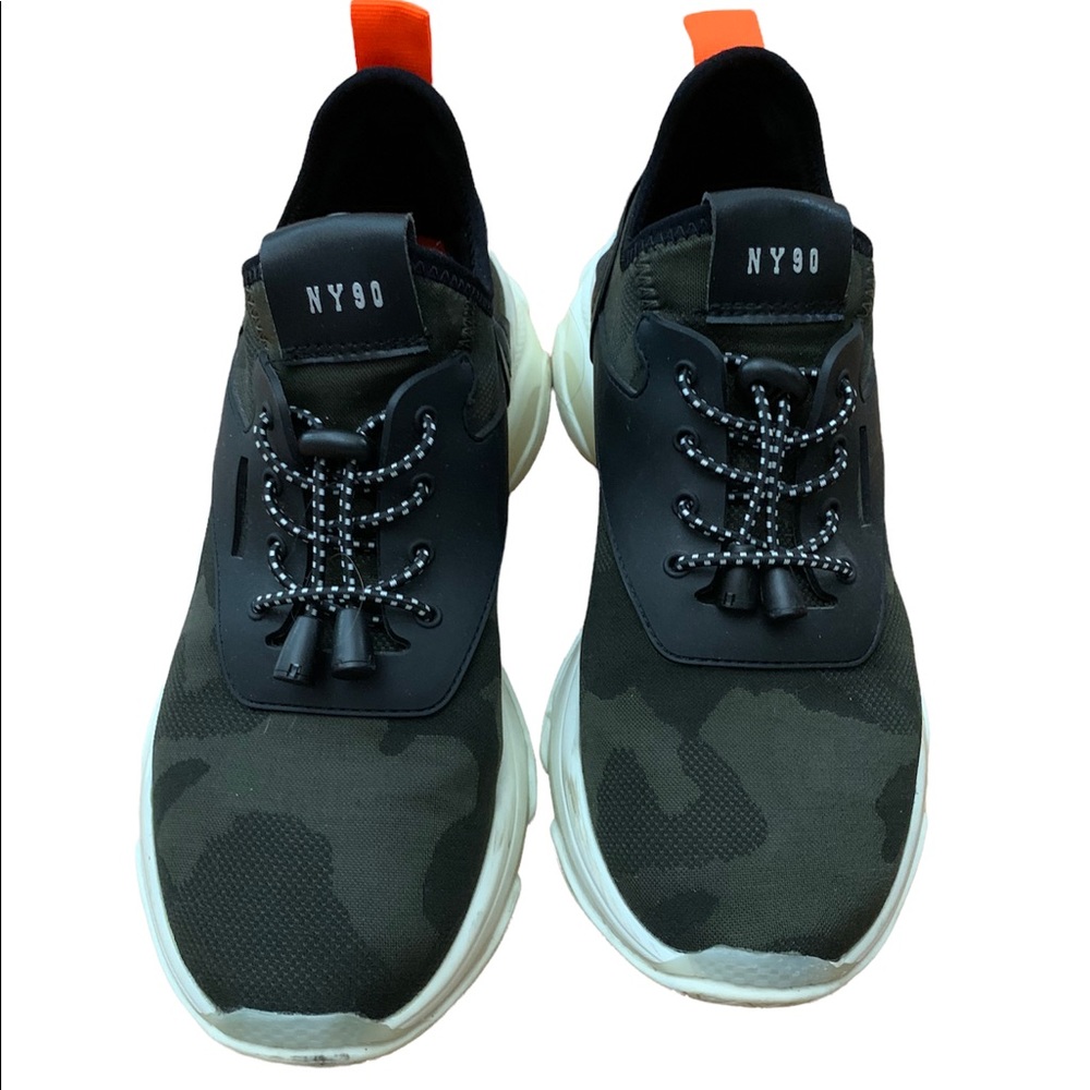 Steve Madden camouflage NY90 sneakers size 6.5/ 7
